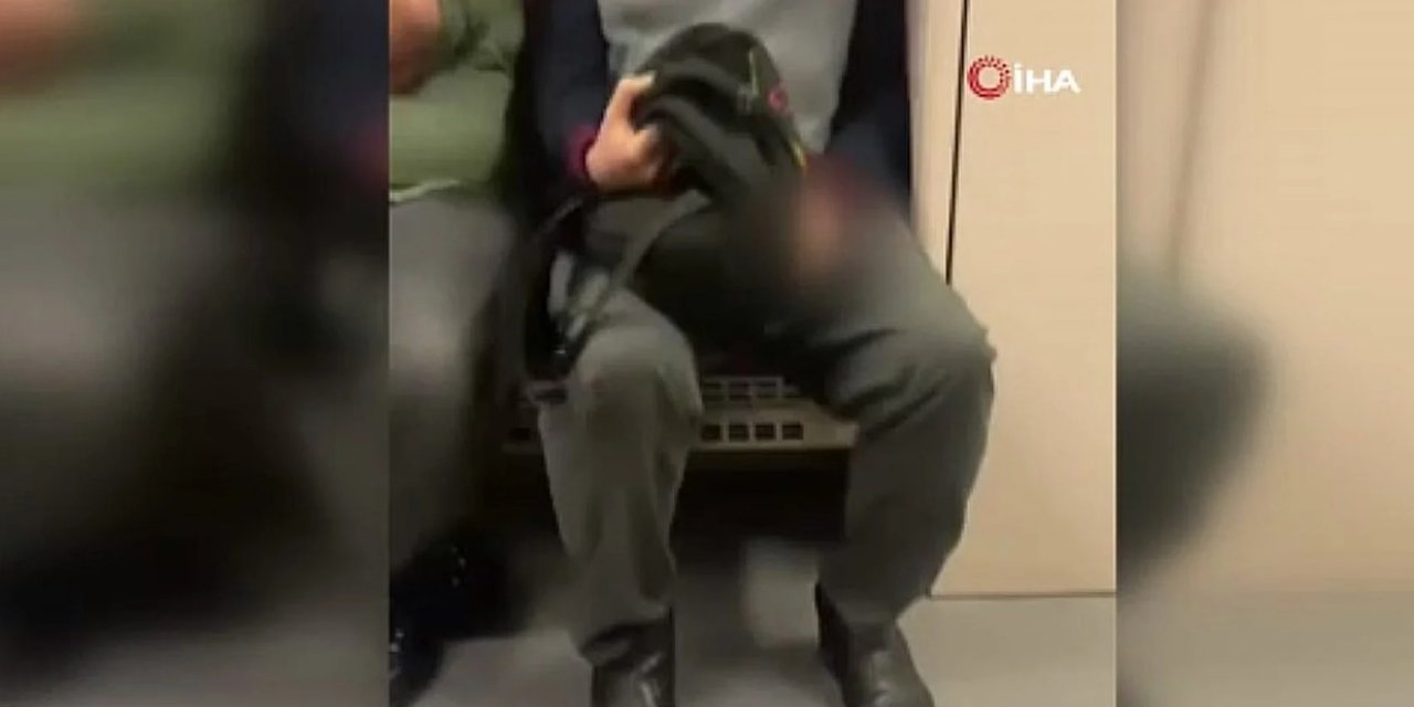 Metroda yaşlı adam, genç kızı taciz etti! O anlar kamerada