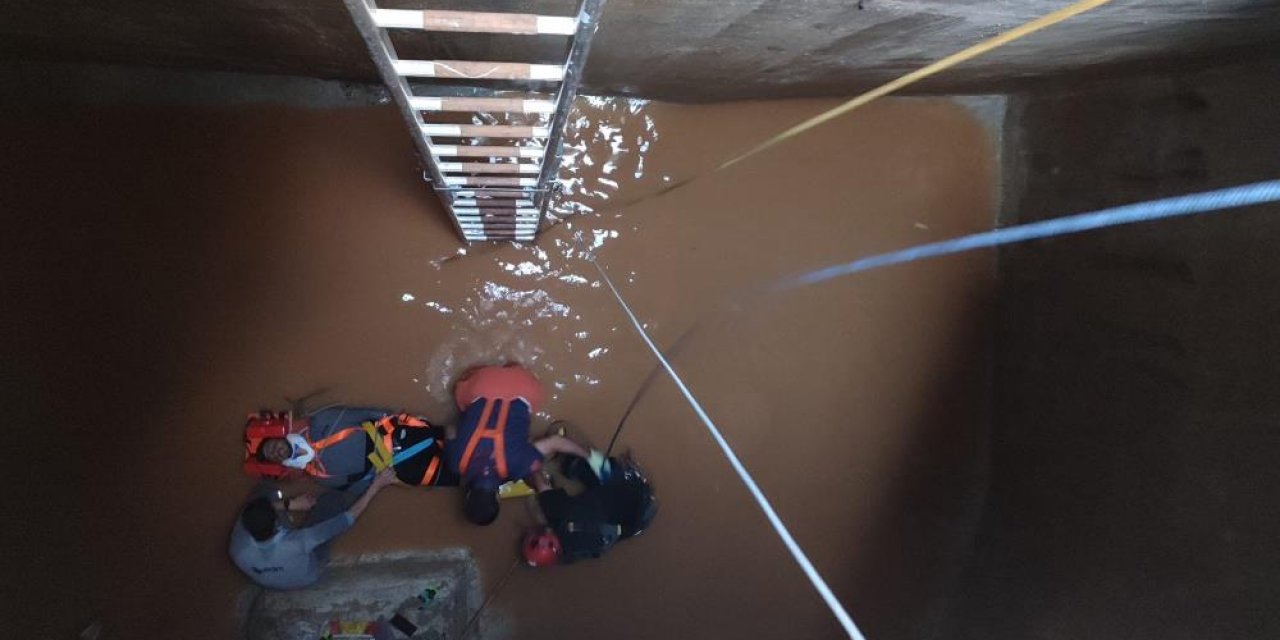 Mardin'de bir işçi temizlik yaparken su kuyusuna düştü