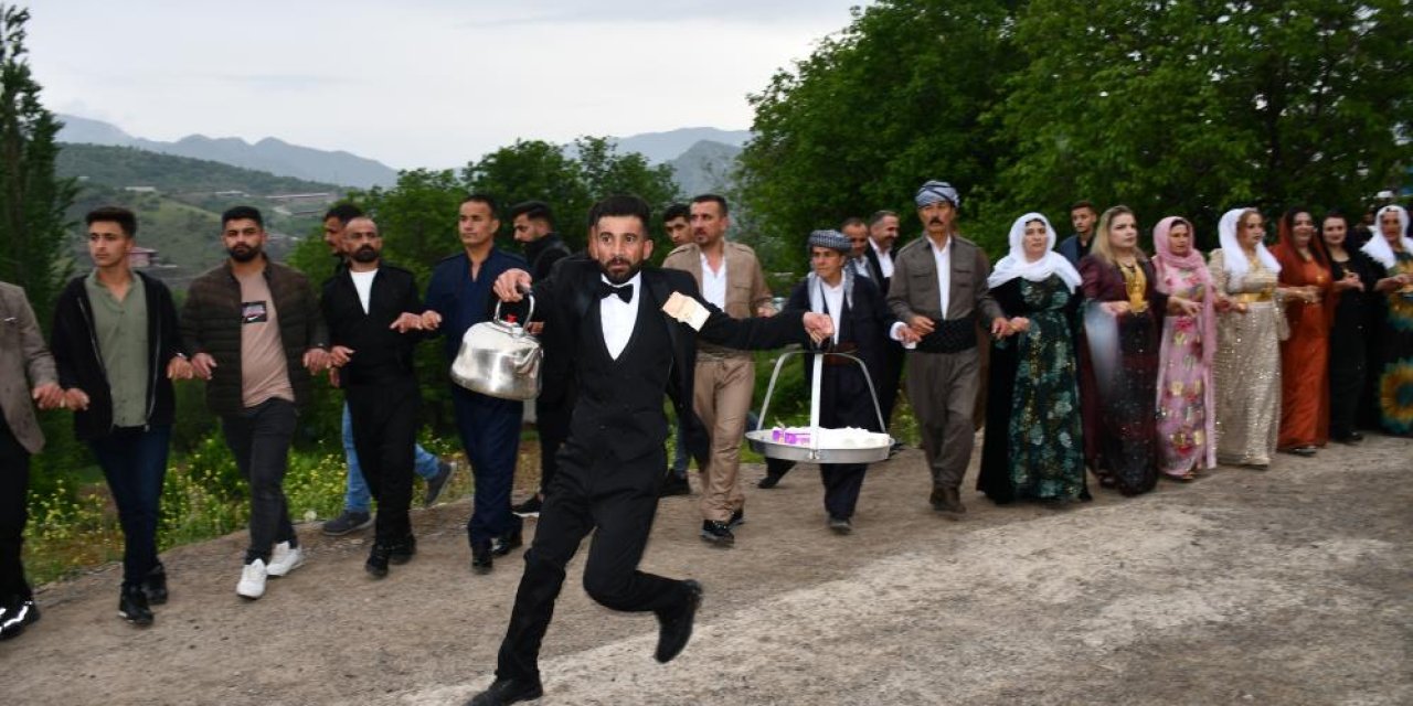 Şırnak'ta Fenomen çaycı kendi düğününde şov yaptı: Tam 4 bin kişi katıldı