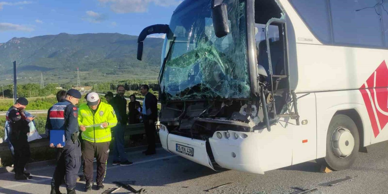 38 yolcunun bulunduğu yolcu otobüsünde faciadan dönüldü