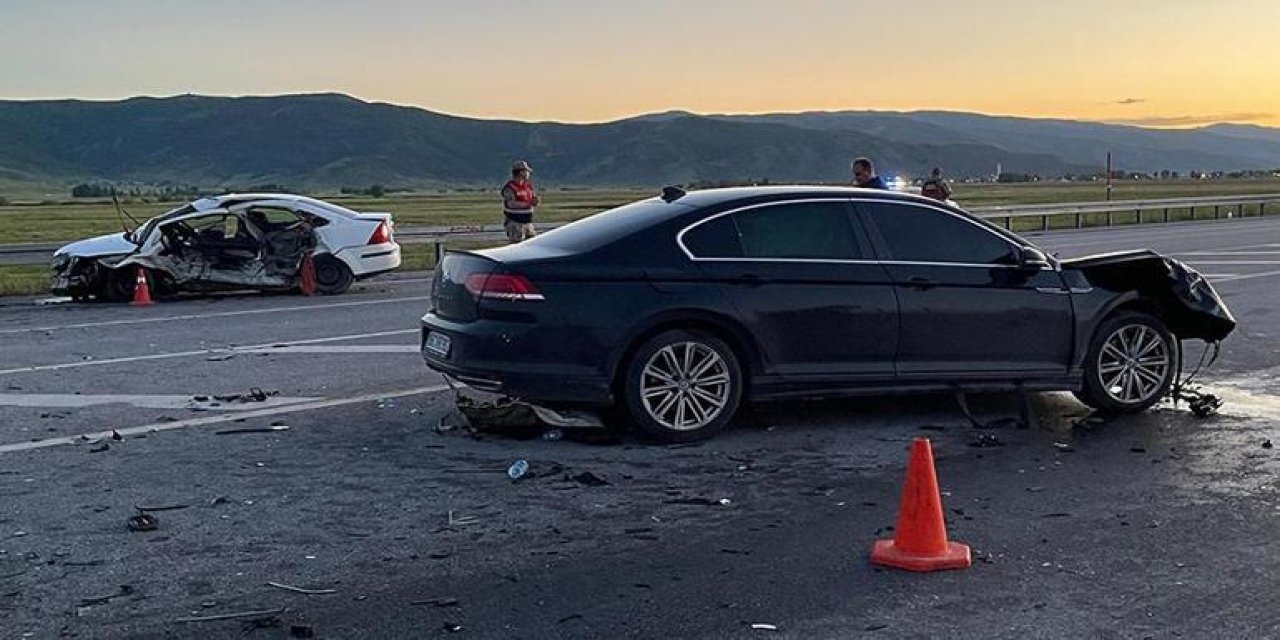 Muş-Bitlis karayolundaki feci kazada 3 kişi öldü, 5 kişi yaralandı