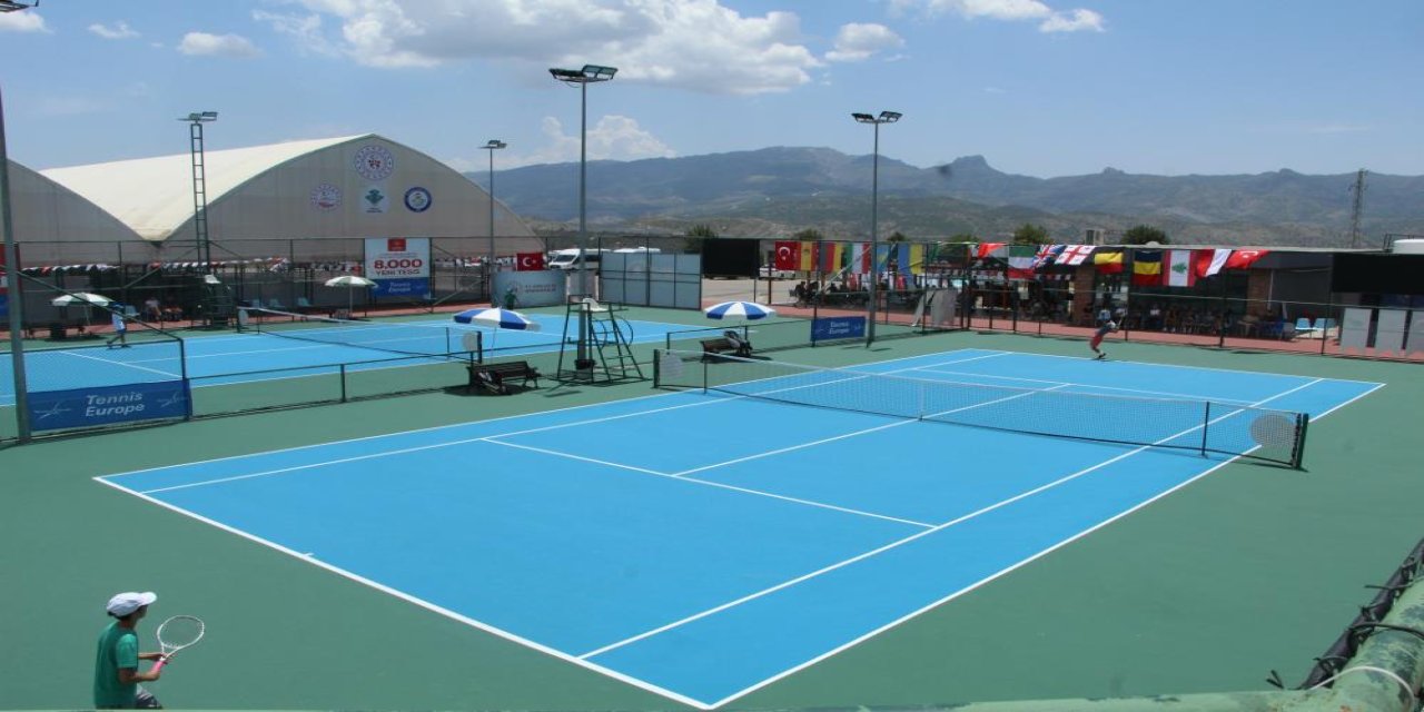 Şırnak Cudi Dağı Eteklerinde 3'ncü Uluslararası Cudi Cup Tenis Turnuvası Devam Ediyor