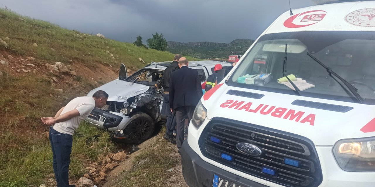 Harfiyat kamyonu ile Pikap Çarpıştı: 1 yaralı