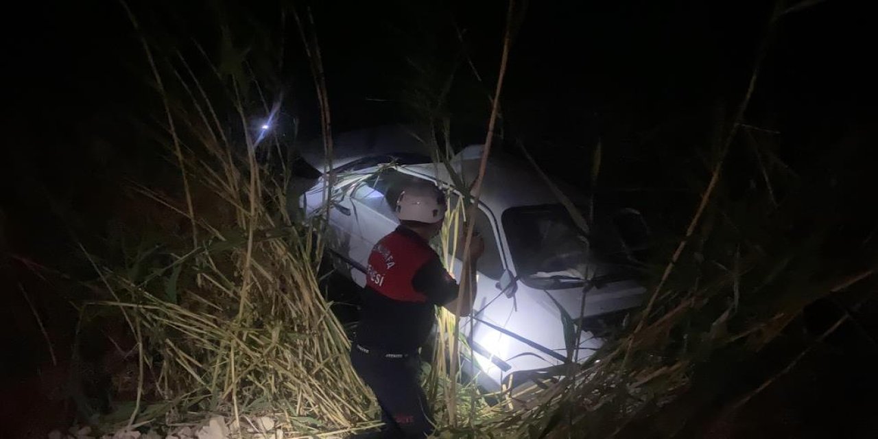 Şanlıurfa'da otomobil tahliye kanalına devrildi: 2 yaralı