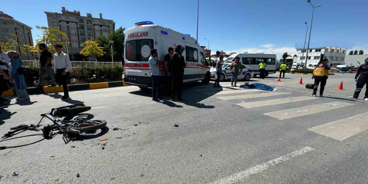 Van'da beton mikserinin çarptığı bisikletli hayatını kaybetti!