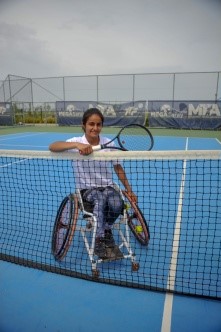 14 yaşındaki Zeliha, tekerlekli sandalye teniste uluslararası turnuvalarda boy gösteriyor
