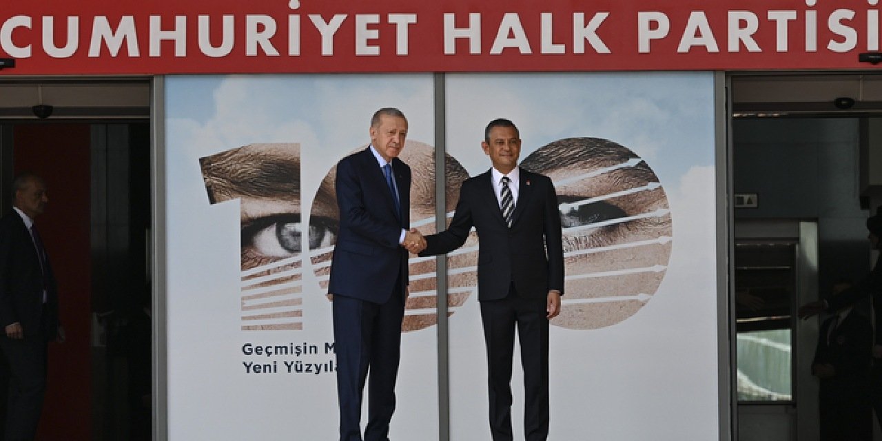 Cumhurbaşkanı Erdoğan 18 yıl sonra CHP’ye ziyarette bulundu