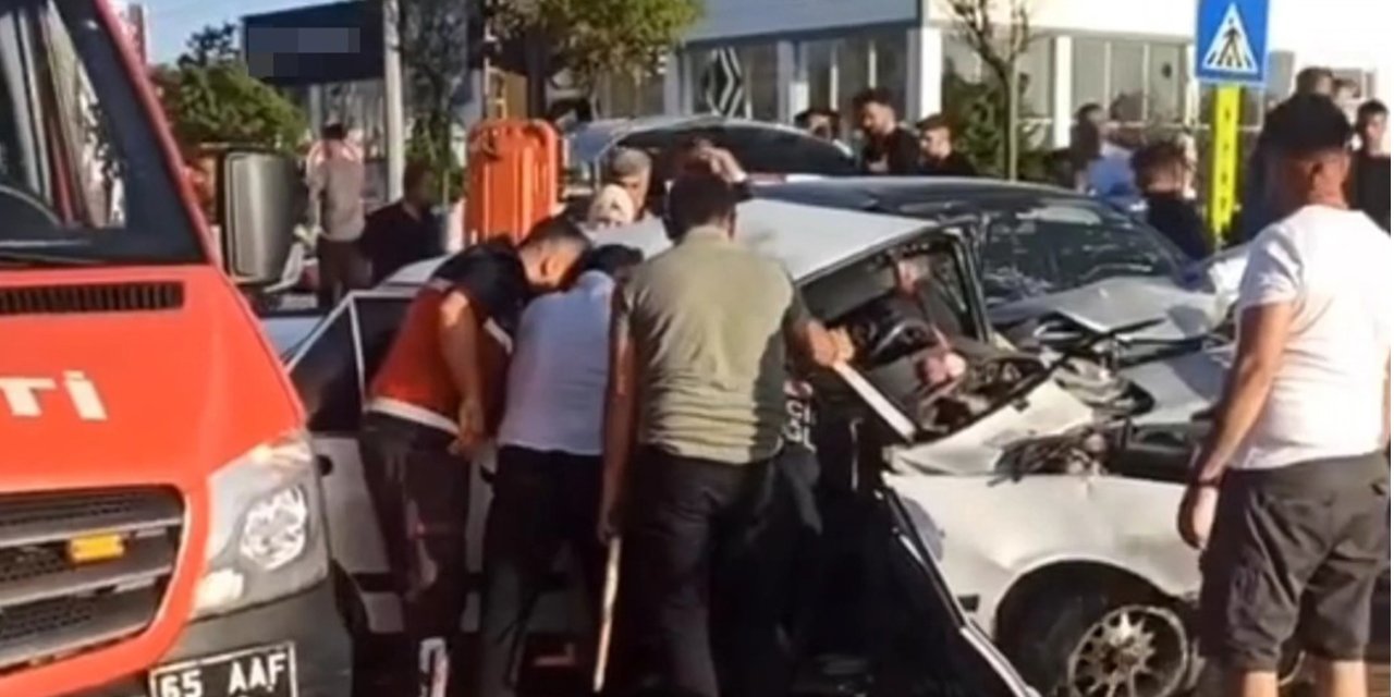 Van’da şehrin göbeğinde meydana gelen kazada 3’ü ağır 6 kişi yaralandı