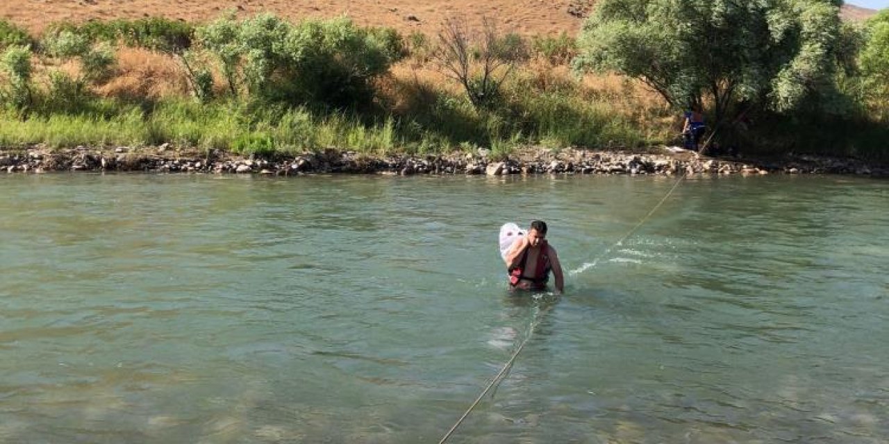 Siirt'te baraj kapaklarının açılması ile bir aile mahsur kaldı