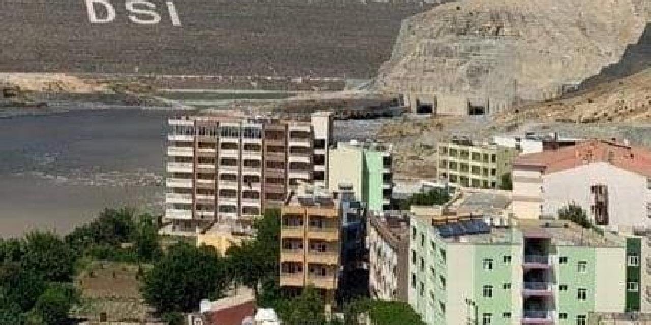 Mardin'de balkondan düşen çocuk hayatını kaybetti