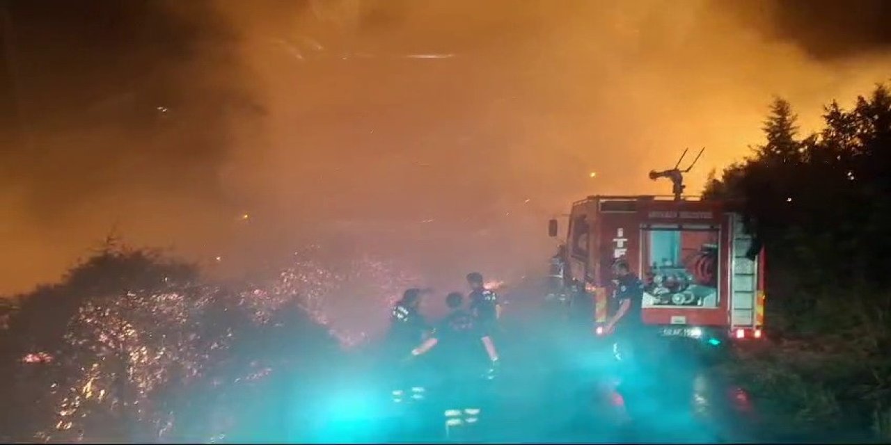 Anız Yangınında Bir Köy Yanmaktan Son Anda Kurtarıldı