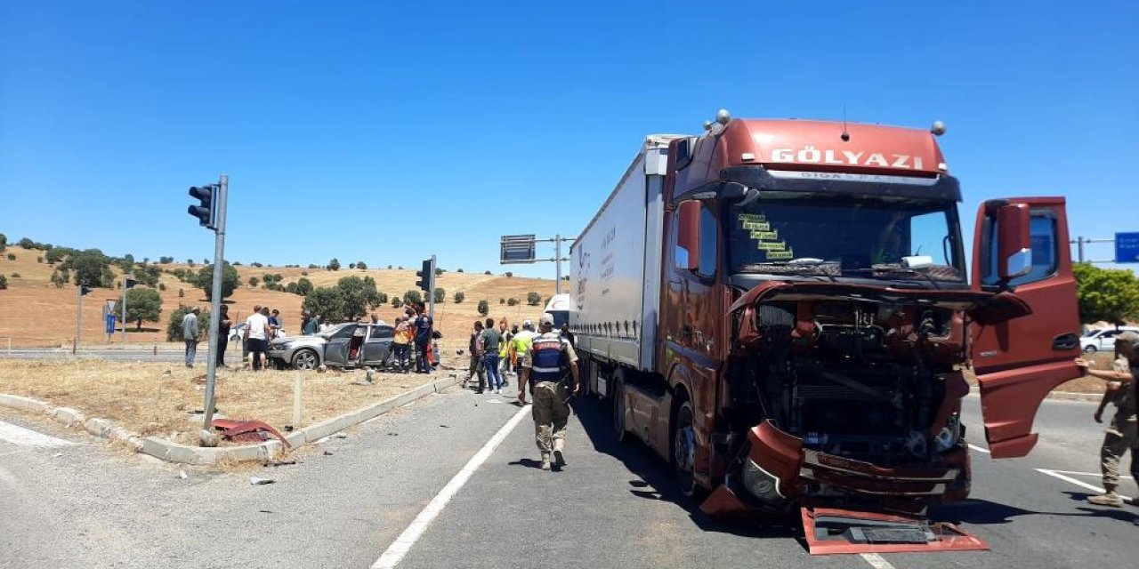 Mardin’de trafik kazası: 1’i ağır, 5 yaralı