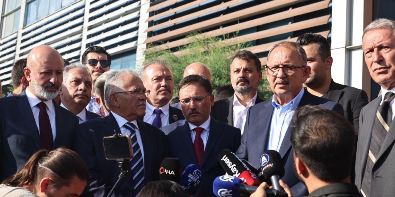 Görevden alınan eski Bakan Mehmet Özhaseki siyaseti bırakarak helallik istedi