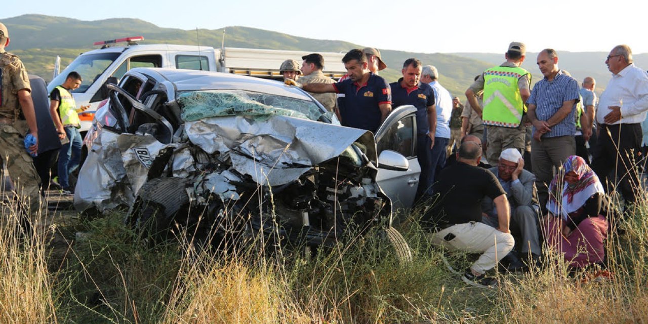 Muş’ta iki aracın çarpıştığı kazada 1 ölü, 1 yaralı
