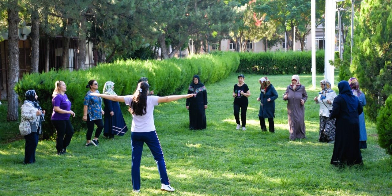 Diyarbakır Belediyesi’nden Kadınlara Özel Sabah Spor Hizmeti