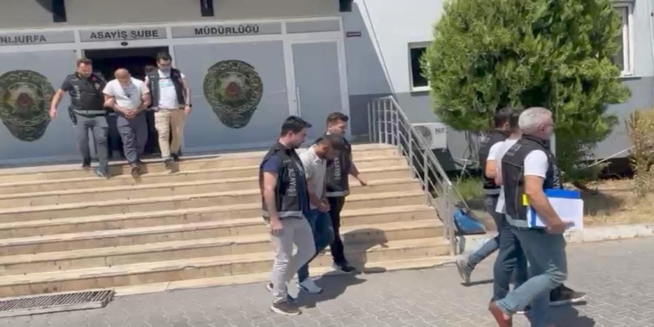 Polis kıyafetiyle kuyumcu soyan 7 kişi yakalandı