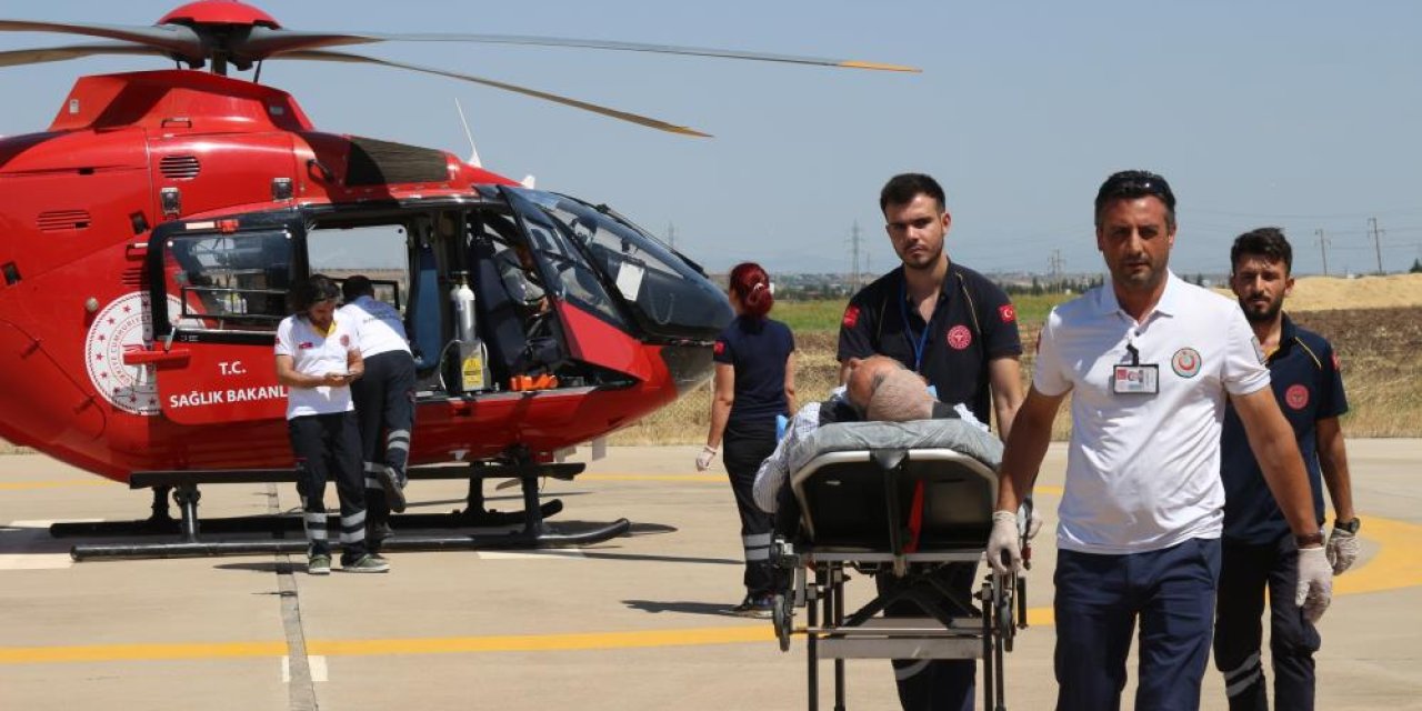 Kalp krizi geçiren 72 yaşındaki adam ambulans helikopterle hastaneye sevk edildi