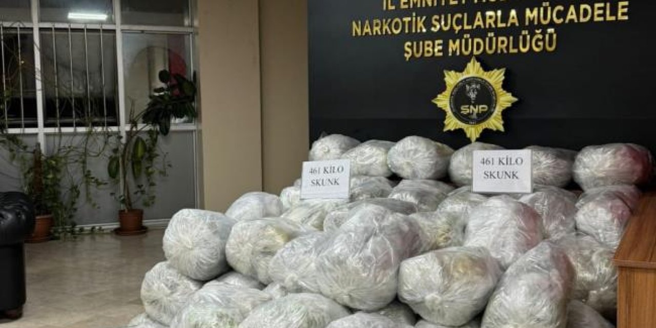 Şüpheli araçtan 461 kilo skunk maddesi çıktı