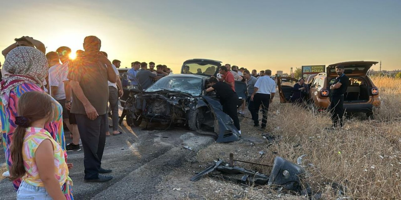 Mardin'de iki aracın çarpışması sonucu 4 kişi yaralandı