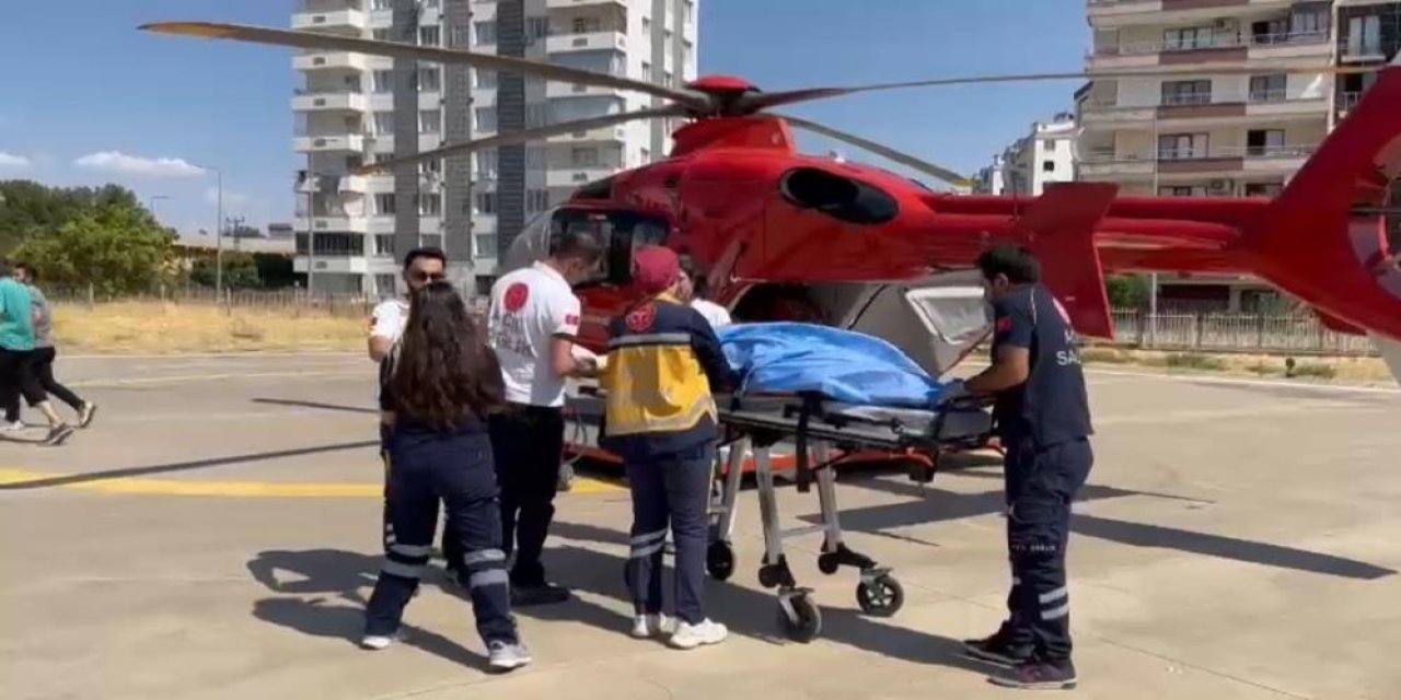 Yüksekten düşen çocuk ambulans helikopterle hastaneye nakledildi