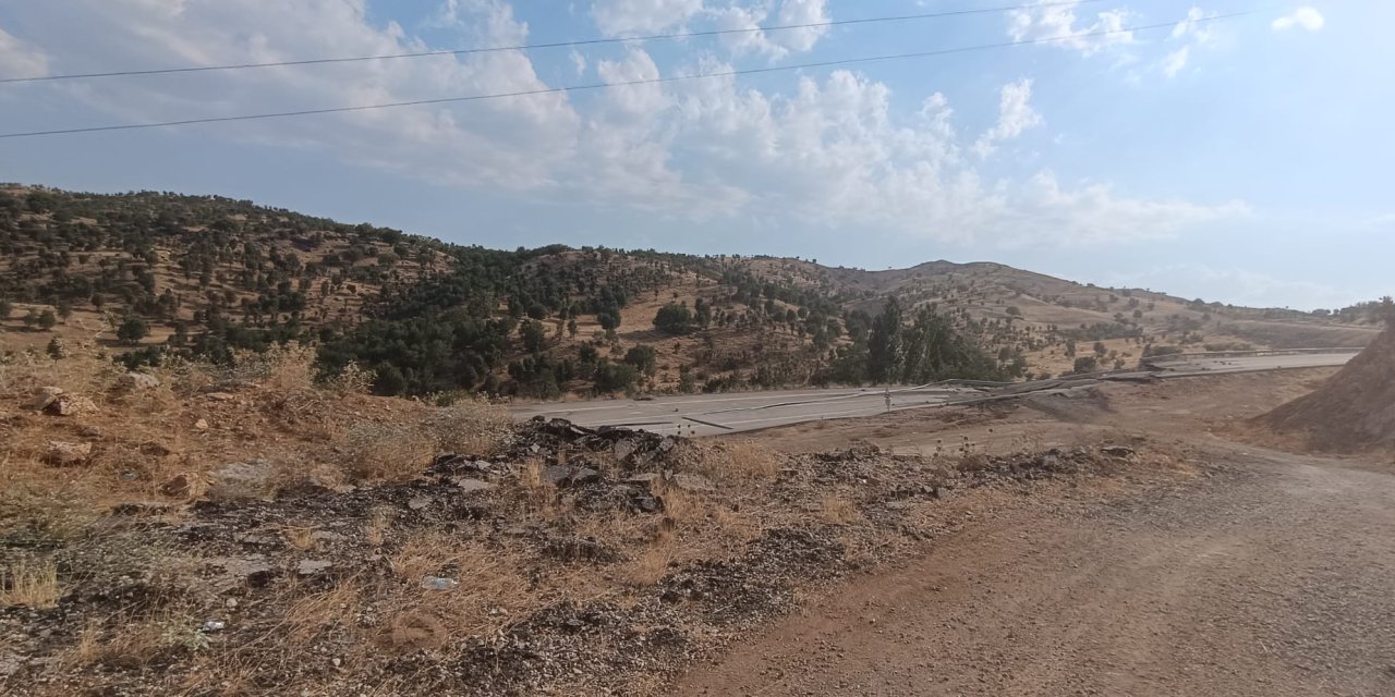 Şırnak-Uludere Karayolunda Çökme! 1 Yıldan Az Sürede Yol Kullanılamaz Hale Geldi!