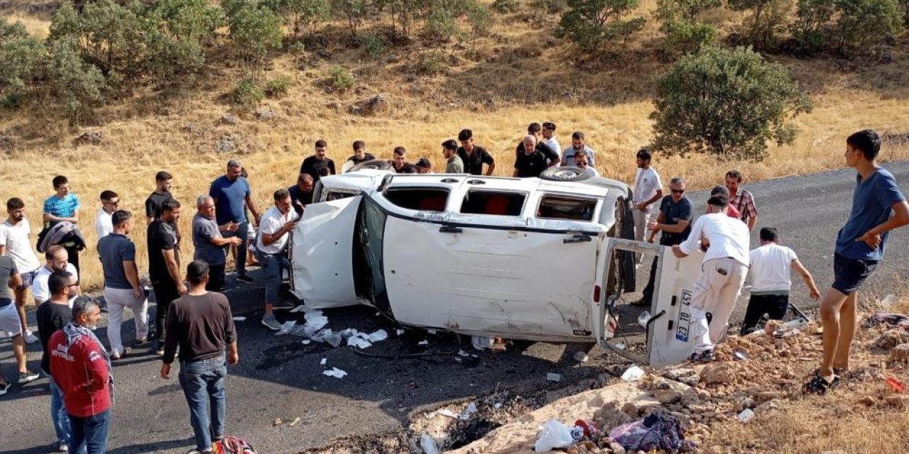 Mardin'de pikniğe giden araç takla attı, 5 yaralı