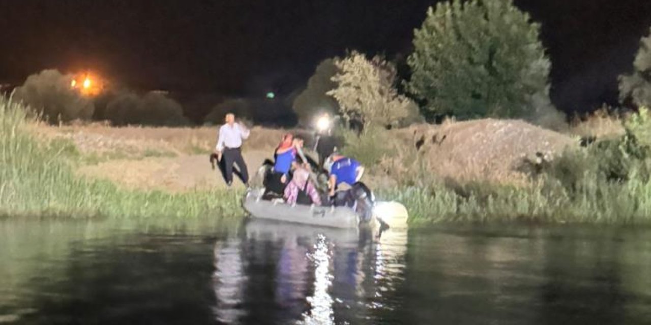 Dicle Nehri'nde kalabalık bir aile mahsur kaldı