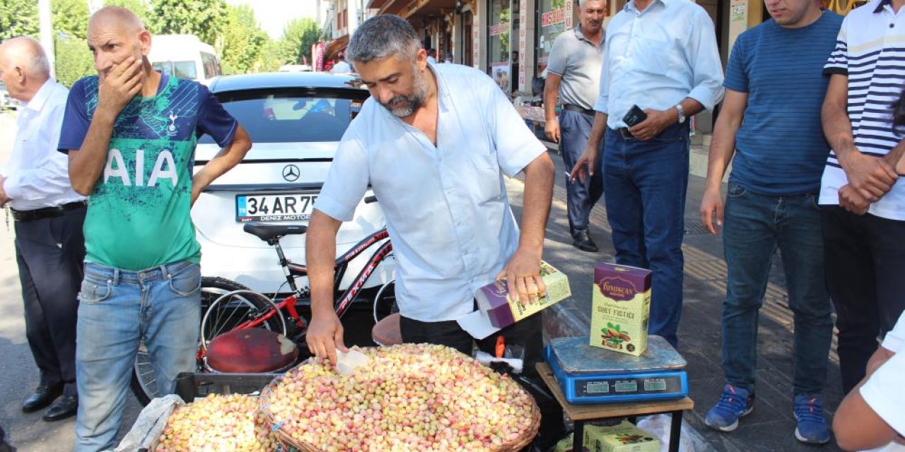 Siirt’in yeşil altını tezgahtaki yerini aldı