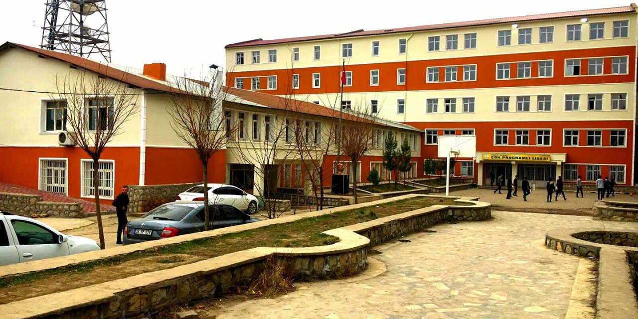 Öğrenciler Dikkat! Şırnak Lisesi'nin Yeri Değişti: İşte Yeni Binası