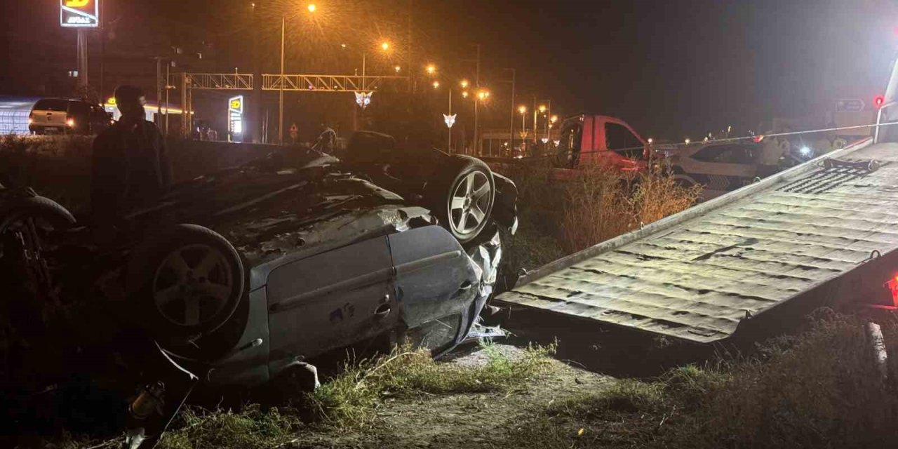 Köpeğe çarpmamaya çalışırken onlarca metre savruldu, 2 yaralı