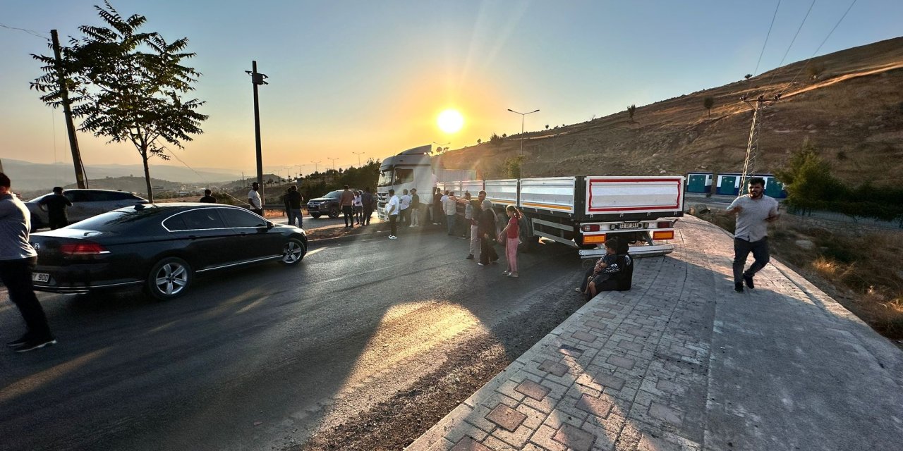 Şırnak’ta direksiyon hakimiyetini kaybeden tır şoförü kaza yaptı