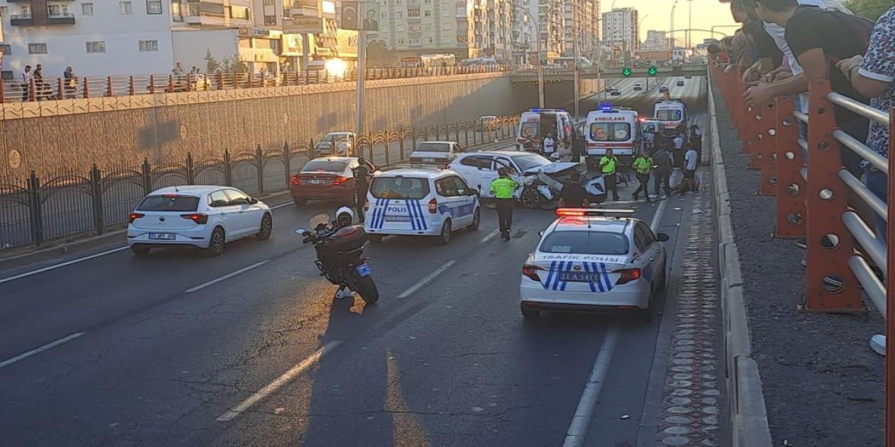 Diyarbakır’da otomobilde ile motosiklet çarpıştı, 5 yaralı