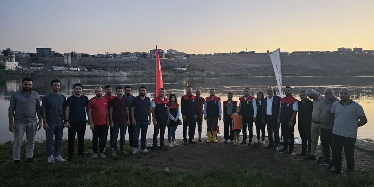 Dicle Nehrine 200 Bin Sazan Yavrusu Bırakıldı