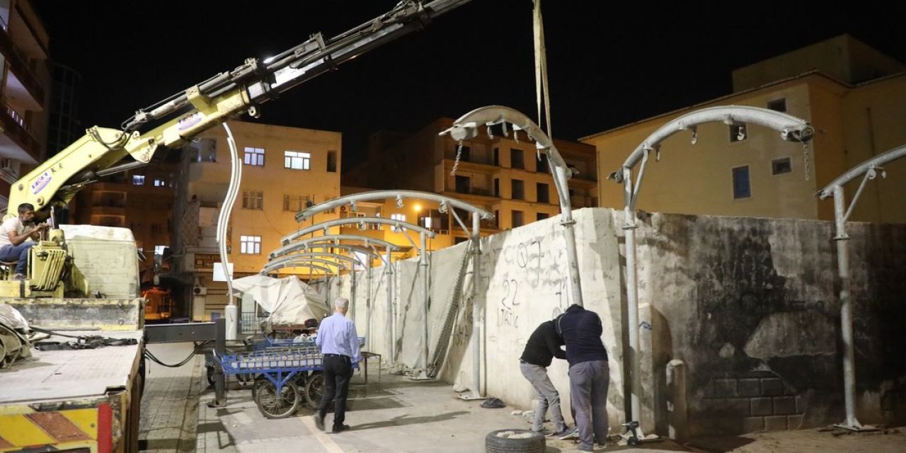 Cizre Belediyesi'nden Kadınlara Özel Sundurma Çatı Projesi!