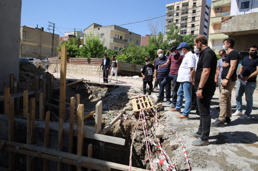 Başkan Yarka, kent merkezinde yapımı devam eden çalışmaları inceledi