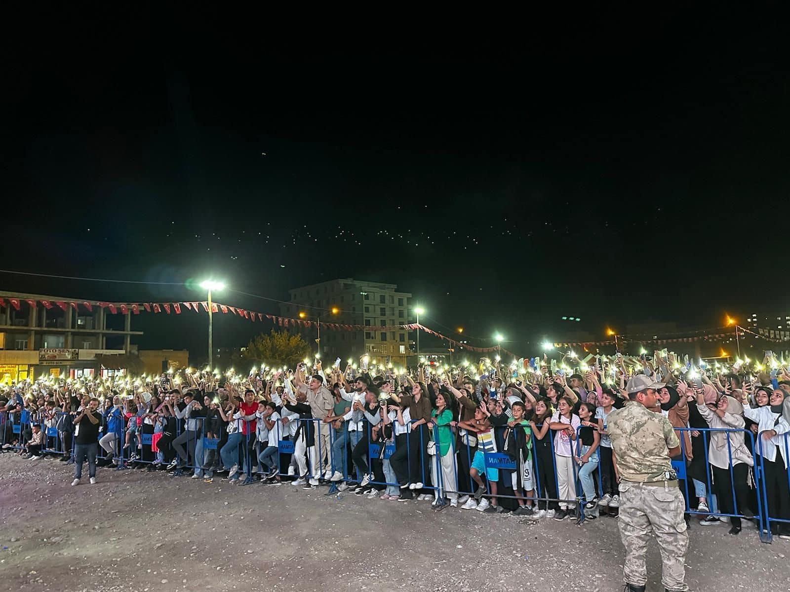 Batman'da festival on binlerin katıldığı konserle sona erdi