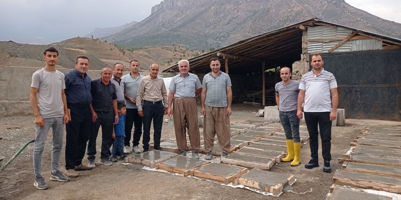 Hakkari'de muhtar örnek davranışı ile ücretsiz hizmet veriyor