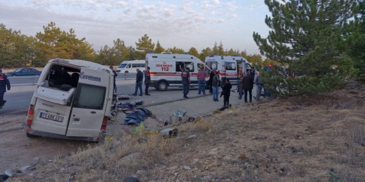 Tarım İşçilerini Taşıyan Minibüs Devrildi: 2 Ölü, 13 Yaralı