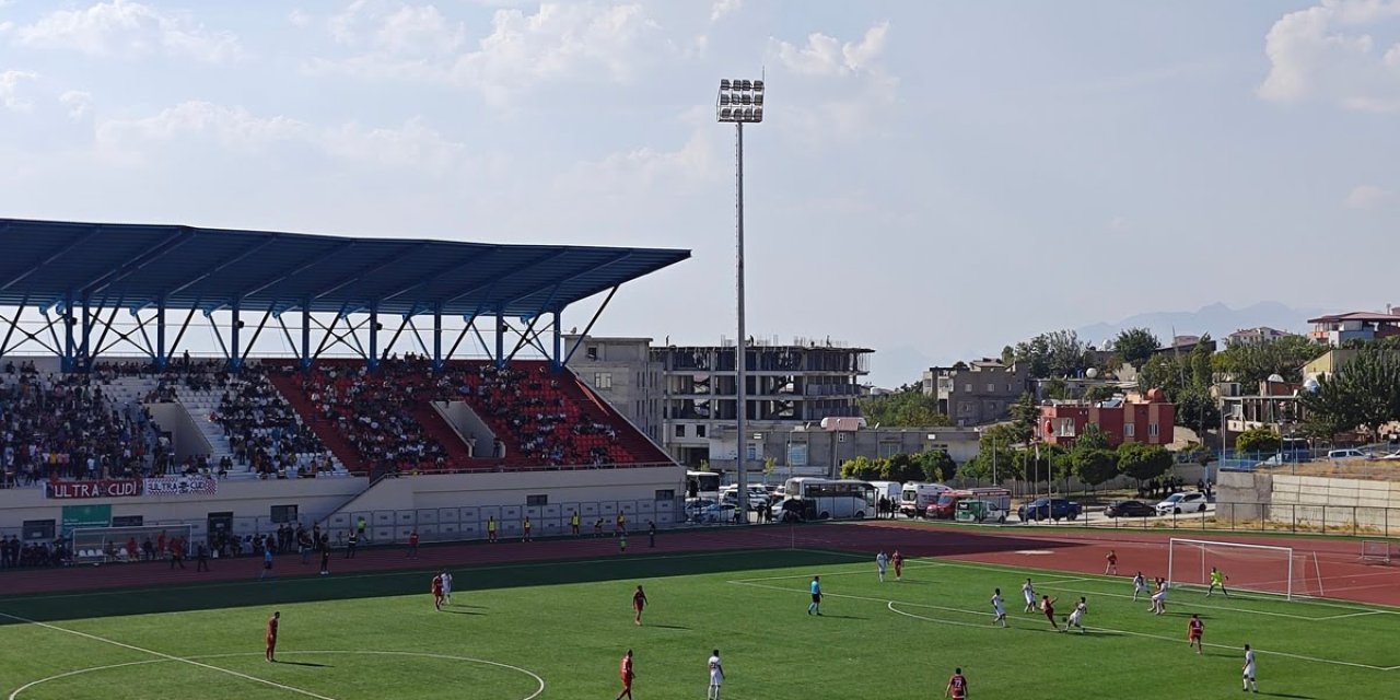 Şırnak Petrolspor, sezonun ilk galibiyetini gol yağmuru ile evinde aldı