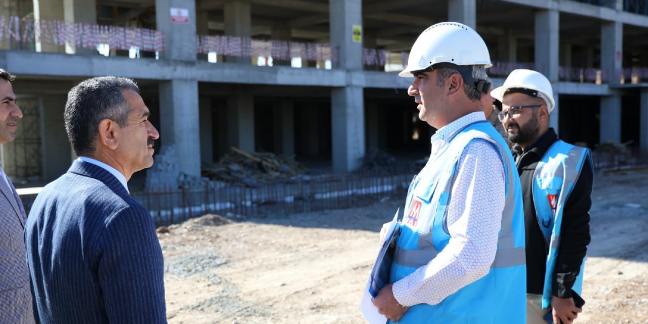 Vali Birol Ekici, Şırnak Bölge Hastanesi'nde İncelemelerde Bulundu!