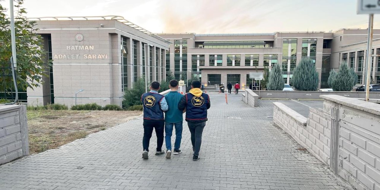 23 yıl hapis cezası olan firari yakalanarak tekrar cezaevine teslim edildi