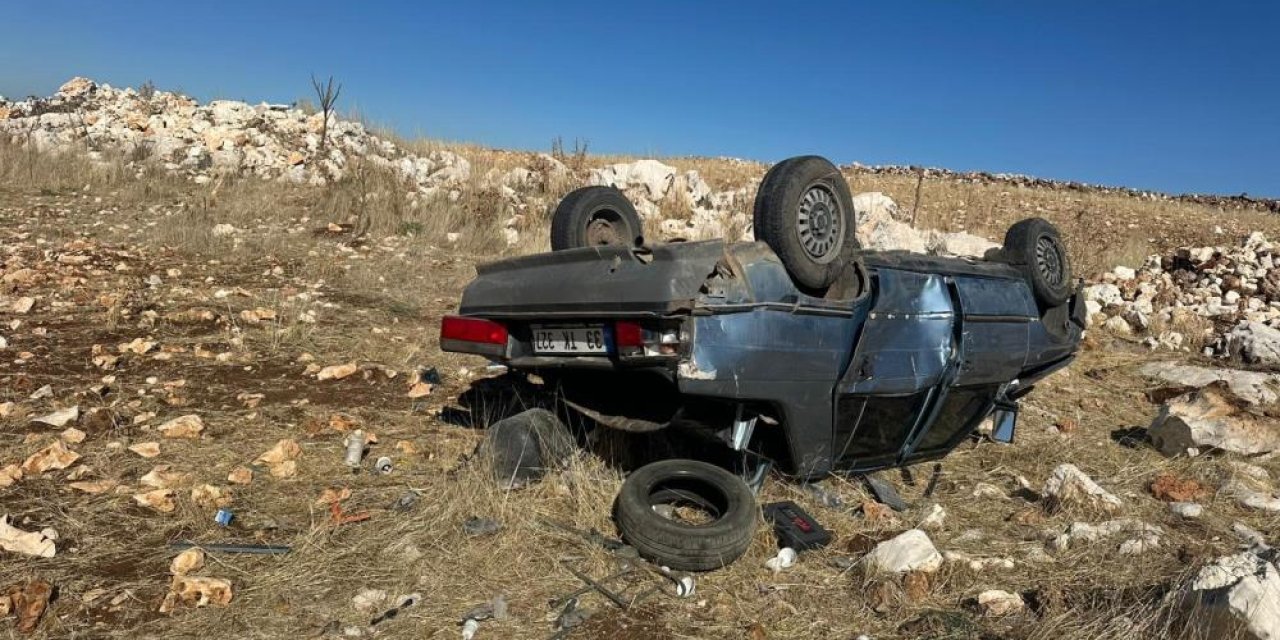 Mardin'de devrilen otomobildeki 2 kişi yaralandı