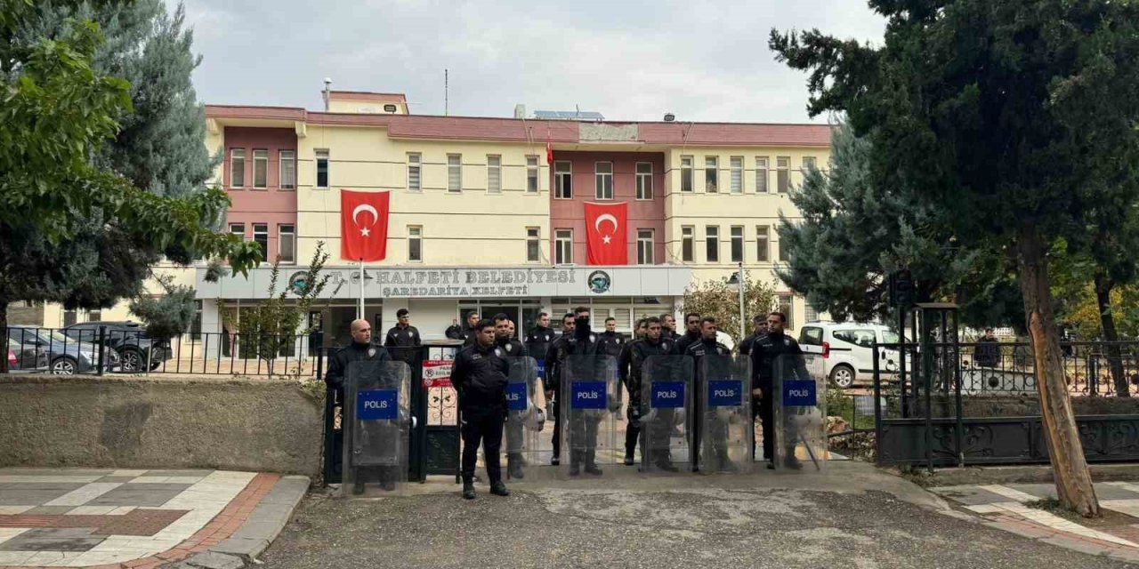 Halfeti Belediyesi önünde protesto olaylarında 10 kişi tutuklandı