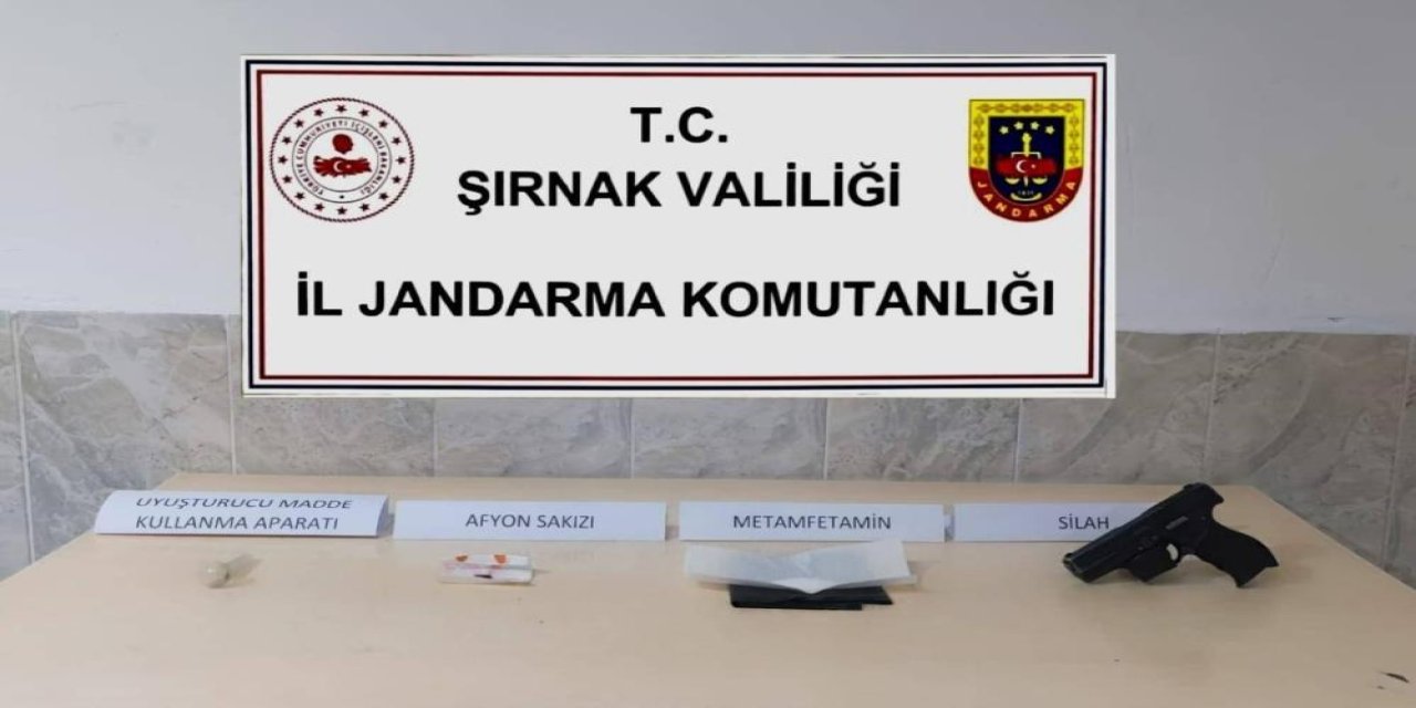 Şırnak'ta jandarma ekiplerinden operasyon: Silah, sigara ve uyuşturucu ele geçirildi!