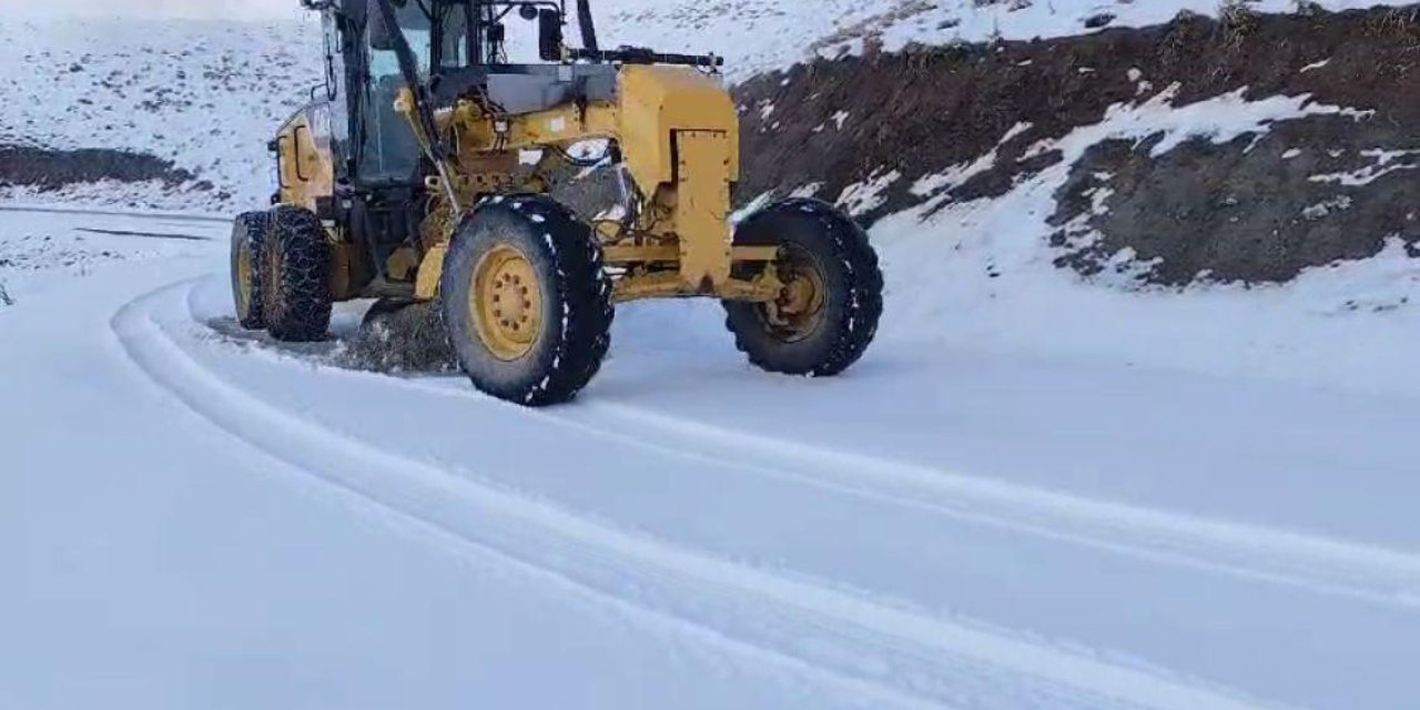 Şırnak’ta Kardan Kapanan 32 Kilometrelik Yol Ulaşıma Açıldı