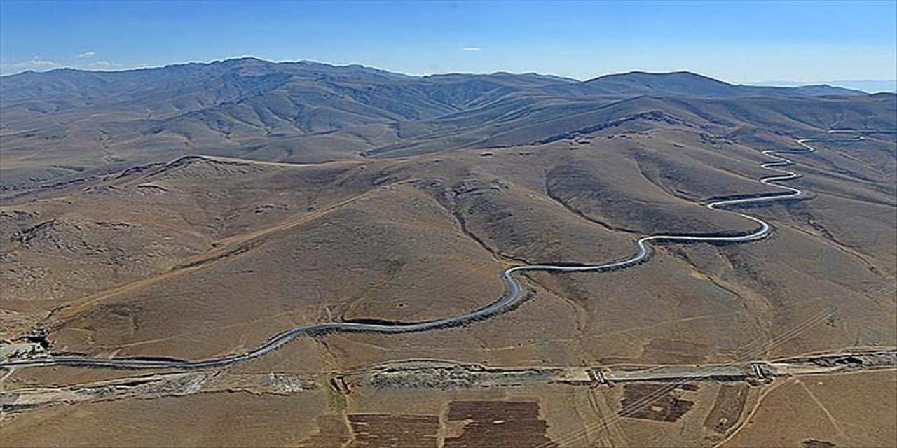 2013'de başladı, Hakkari-Van mesafesi 40 dakika düştü