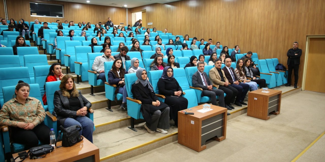 Şırnak Üniversitesi'nde “Kadına Yönelik Şiddetle Uluslararası Mücadele Günü” programı düzenlendi