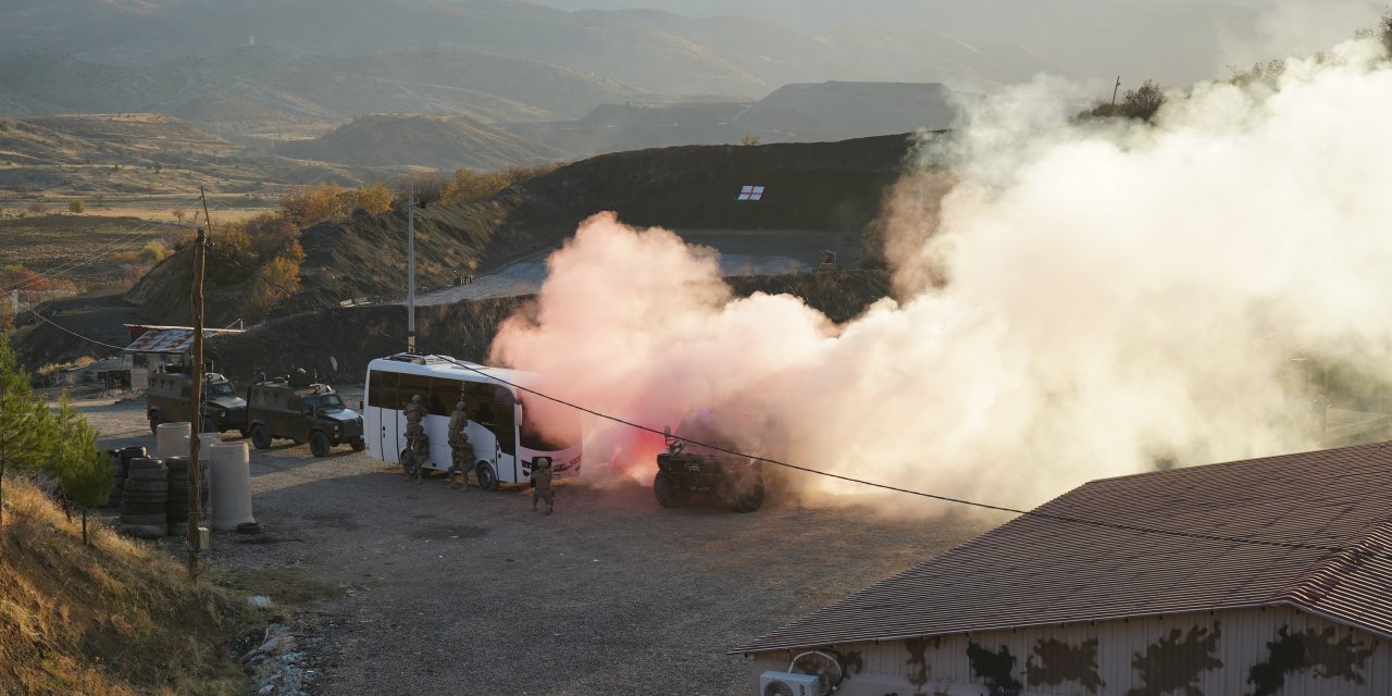 Şırnak Özel Harekat Polisinden Gerçek Mühimmatla Nefes Kesen Tatbikat