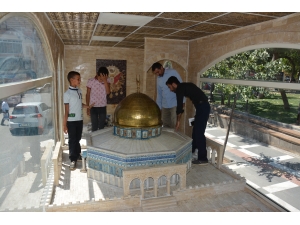 Mescid-i Aksa maketinin yer aldığı "Minia Kudüs" tırı Şanlıurfa'da