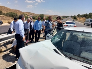 Adıyaman'da doktor belediye başkanından yolda karşılaştığı kazazedelere yardım